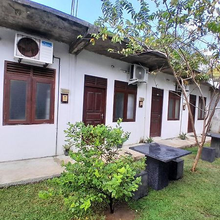 Villa 64 Katunayaka Exterior foto